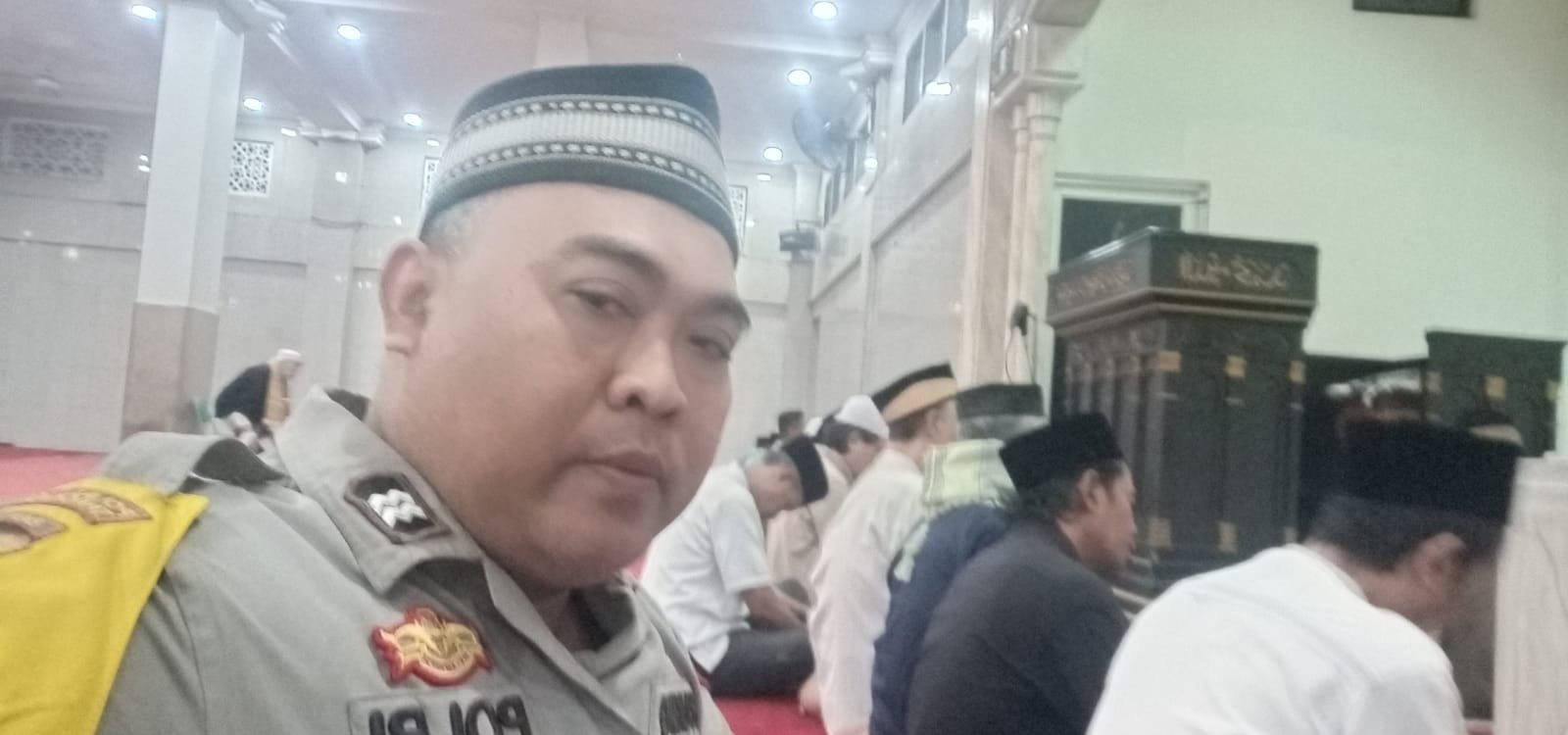 Bhabinkamtibmas Polsek Cikupa Laksanakan Program Subuh Keliling di Masjid Nur Rohman