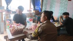 Bhabinkamtibmas Desa Sukanagara Sambang Warga dan Sampaikan Himbauan Kamtibmas