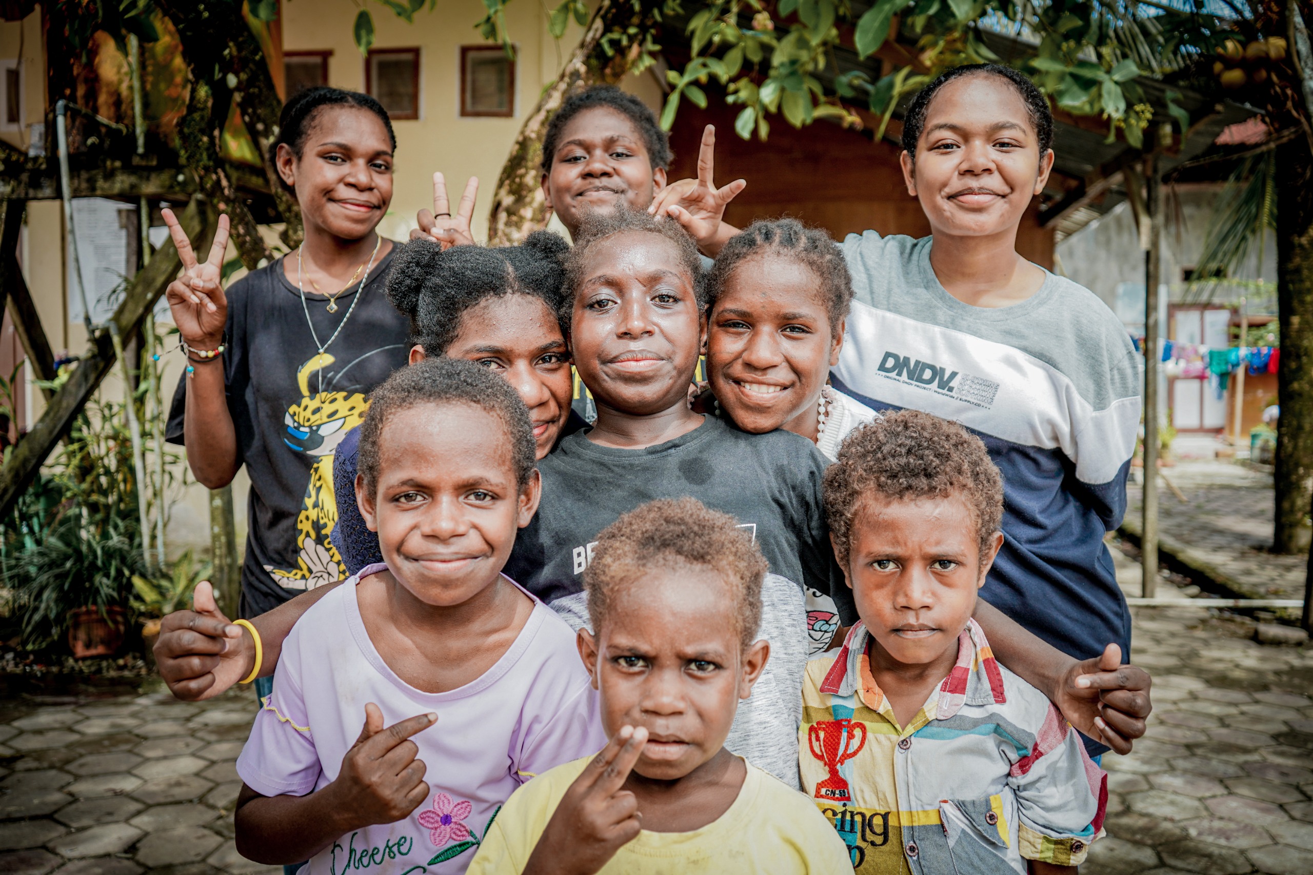 Koops TNI Papua Berbagi Kasih di Panti Asuhan Santa Susana Mimika Koops TNI Papua Berbagi Kasih di Panti Asuhan Santa Susana Mimika
