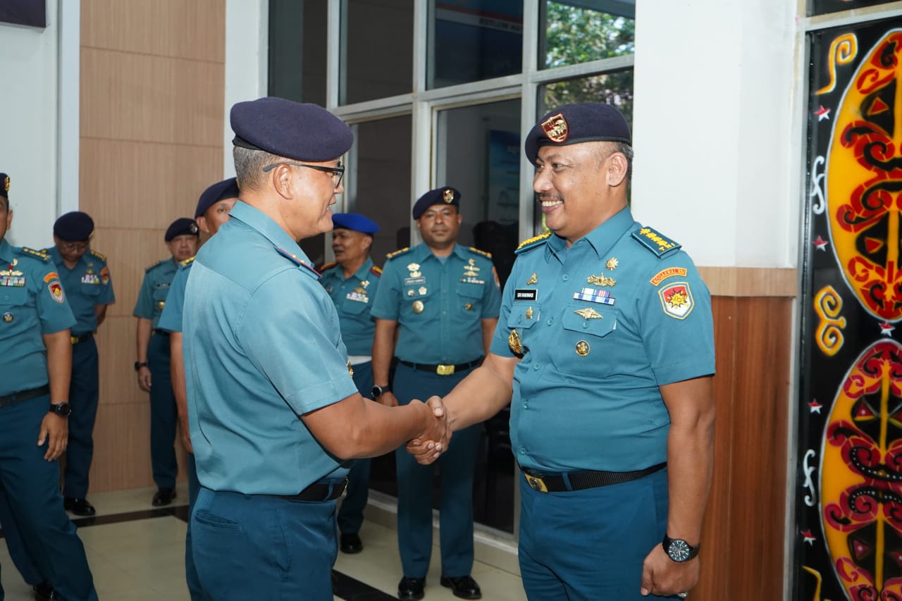 Komandan Kodaeral XIV Sorong Terima Laporan Kenaikan Kenaikan Pangkat 27 Perwira