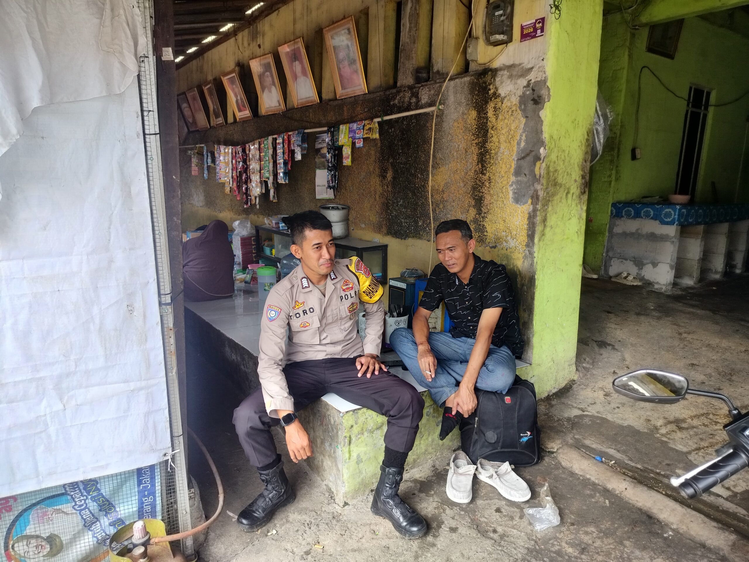 Warbin, Bhabinkamtibmas Desa Cibadak Serap Aspirasi Warga di Kampung Kawidaran