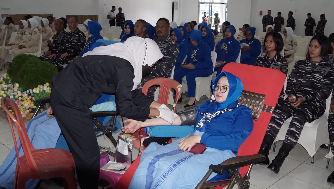 Peringati HUT Ke 62 Dharma Pertiwi Kodaeral XIV Gelar Donor Darah Serentak
