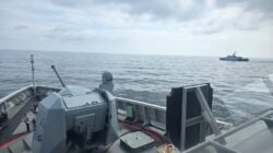 Tingkatkan Kesiapsiagaan Operasi, Dua KRI Guskamla Koarmada III Latihan Bersama di Selat Dampier