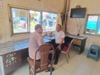 Bripka S. Hamdi Bhabinkamtibmas Desa Cikupa Laksanakan Sambang, Perkuat Sinergitas Kamtibmas