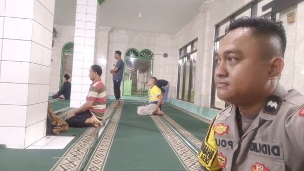 Aipda Didi MS Laksanakan Subuh Keliling, Sampaikan Pesan Kamtibmas di Masjid Baiturrahman