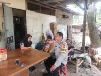 Aiptu Mukhsodin Sambangi Warung Bhabinkamtibmas, Serap Aspirasi Warga Sukadamai