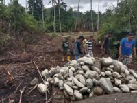 Kodim 1505/Tidore Gandeng Warga, Percepat Pembangunan Jembatan Garuda Desa Gita