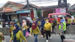 Personel Polsek Cikupa Laksanakan PECAK Sore Hari, Atur Lalu Lintas di Jalan Raya Serang