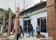 Bhabinkamtibmas Polsek Cikupa Bersama Babinsa dan Warga Gelar Kerja Bakti Renovasi Mushola Al Muhajirin