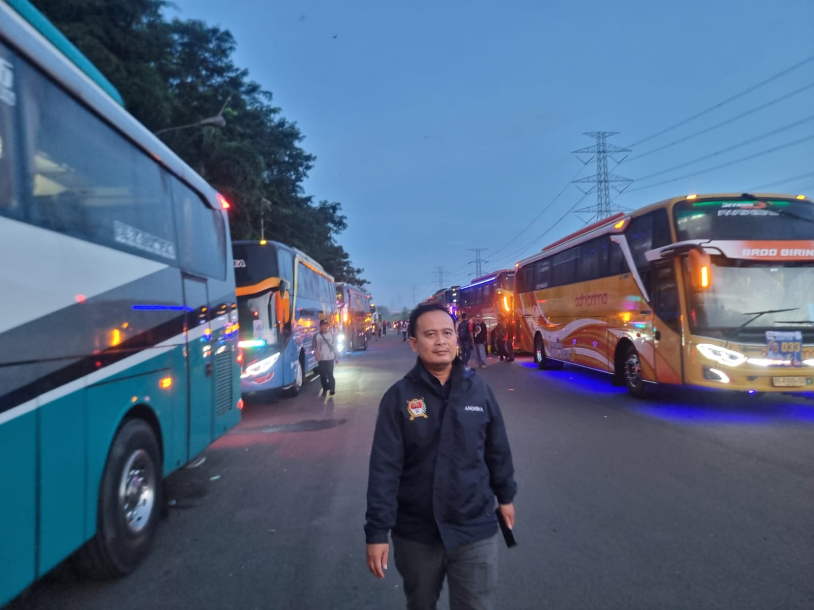 Polresta Tangerang Kawal Keberangkatan Ribuan Buruh KSPSI MJH dan KSPSI AGN ke Monas dalam Rangka May Day 2026