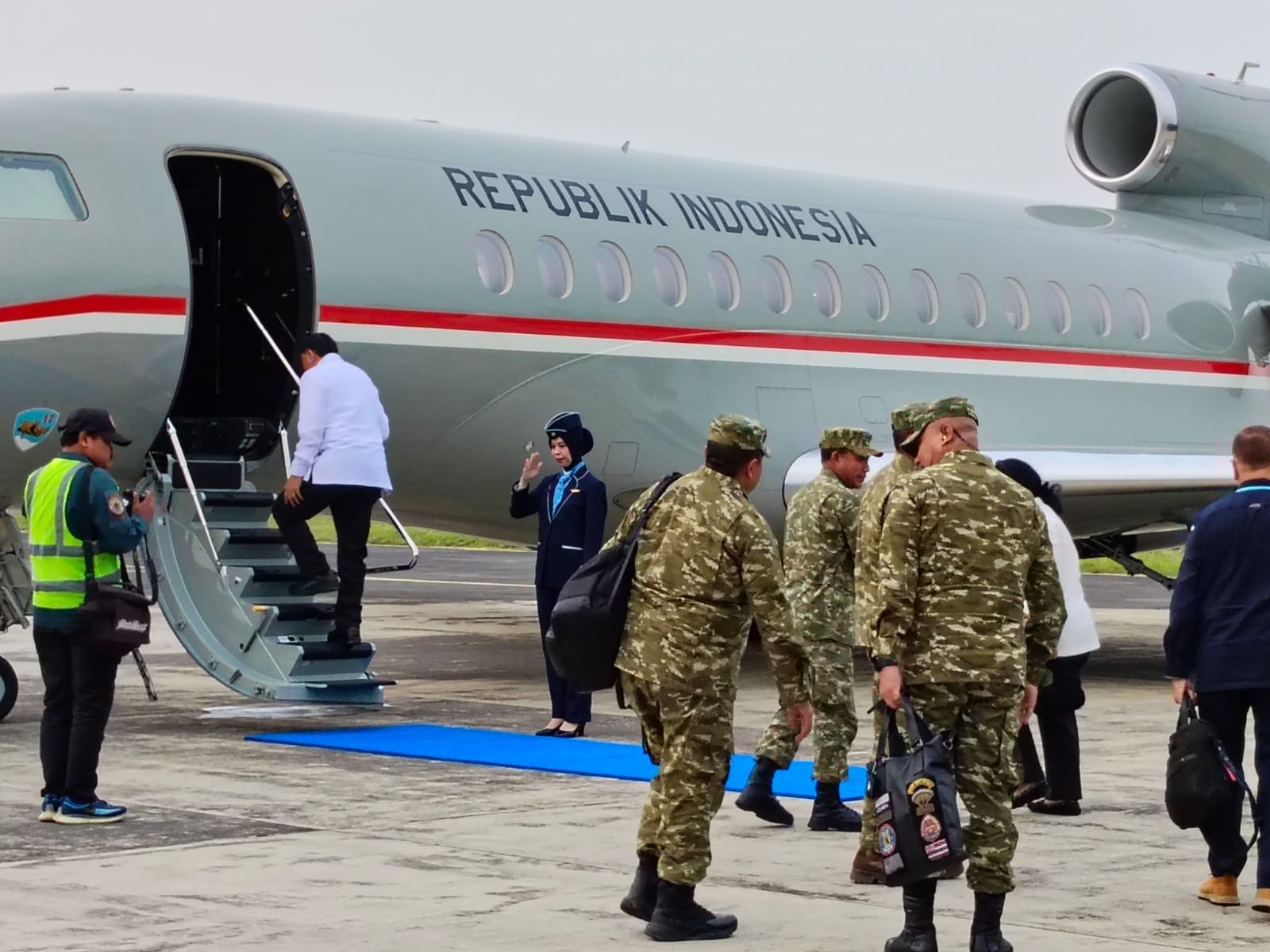 IMG-20260517-WA0001 Keberangkatan Tertib dan Aman: Menhan RI dan Rombongan Lepas Landas dari Bandara Juanda