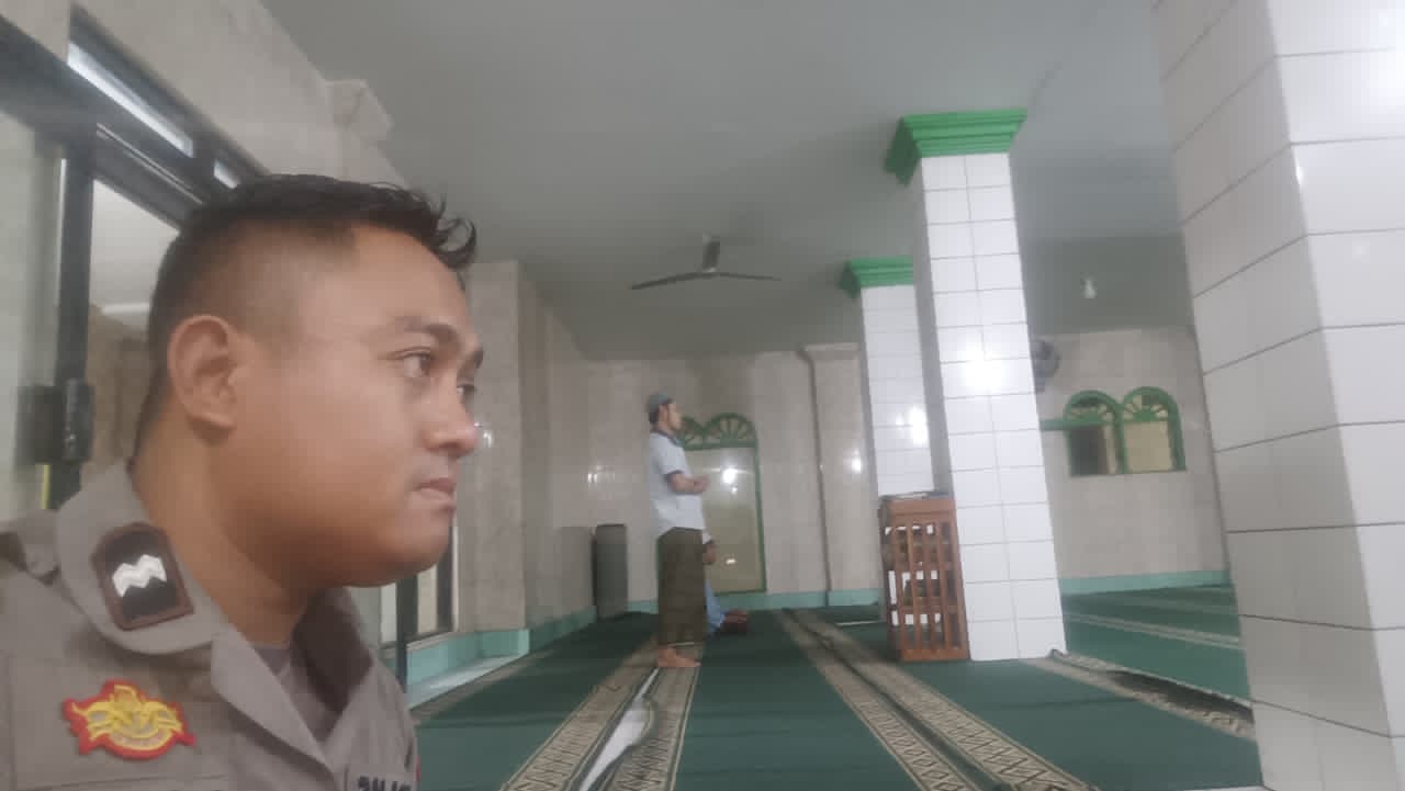 IMG-20260519-WA0014 Bhabinkamtibmas Polsek Cikupa Gelar Subuh Keliling dan Sampaikan Imbauan Kamtibmas
