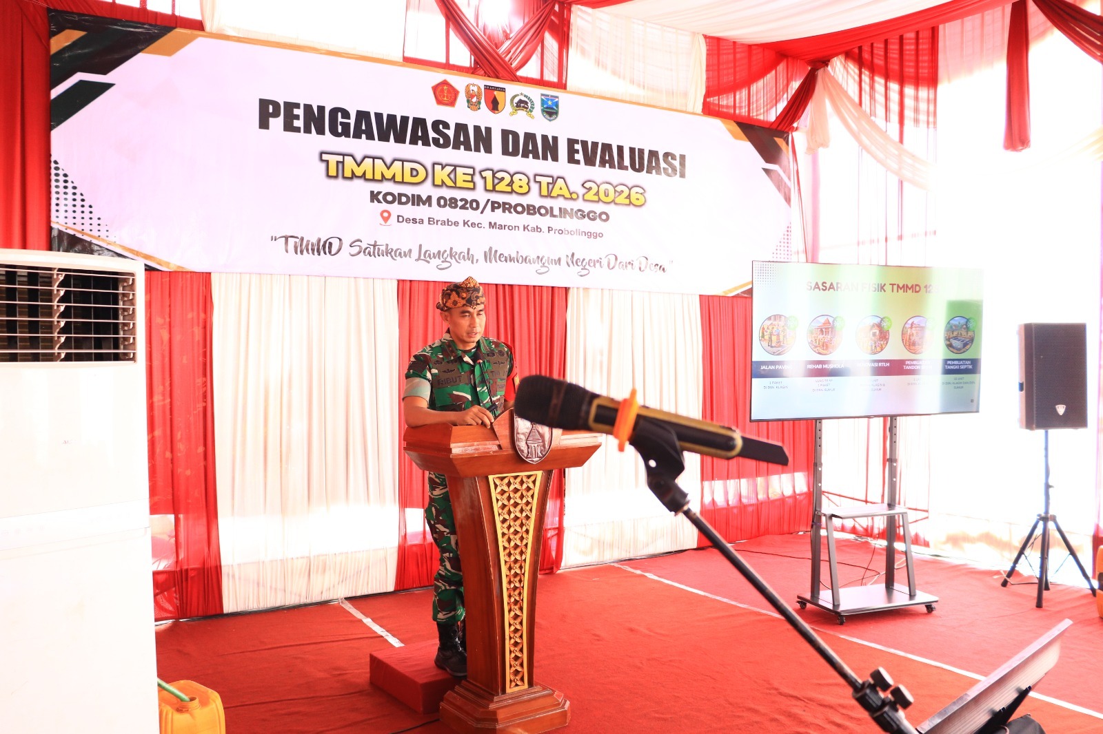 IMG-20260519-WA0101 Tim Wasev Sterad TNI Terima Paparan Pelaksanaan TMMD Oleh Dandim 0820/Probolinggo Letkol Inf Ribut Yodo Apriantono