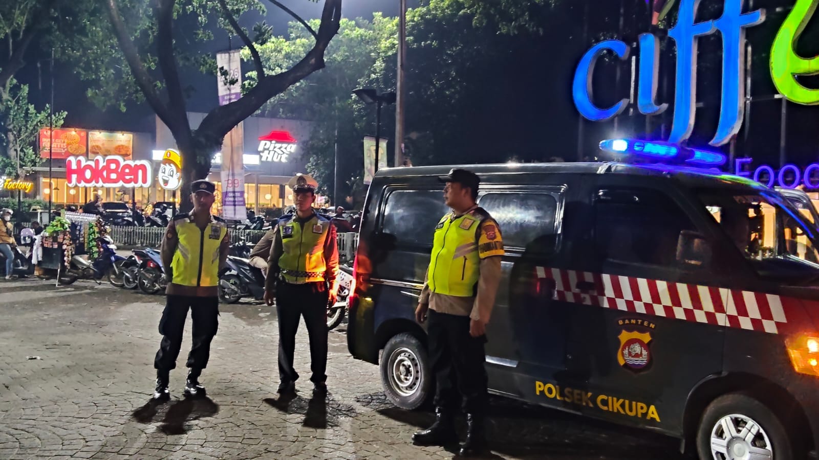 IPTU Amir Murtado Pimpin Patroli KRYD Polsek Cikupa di Titik Keramaian