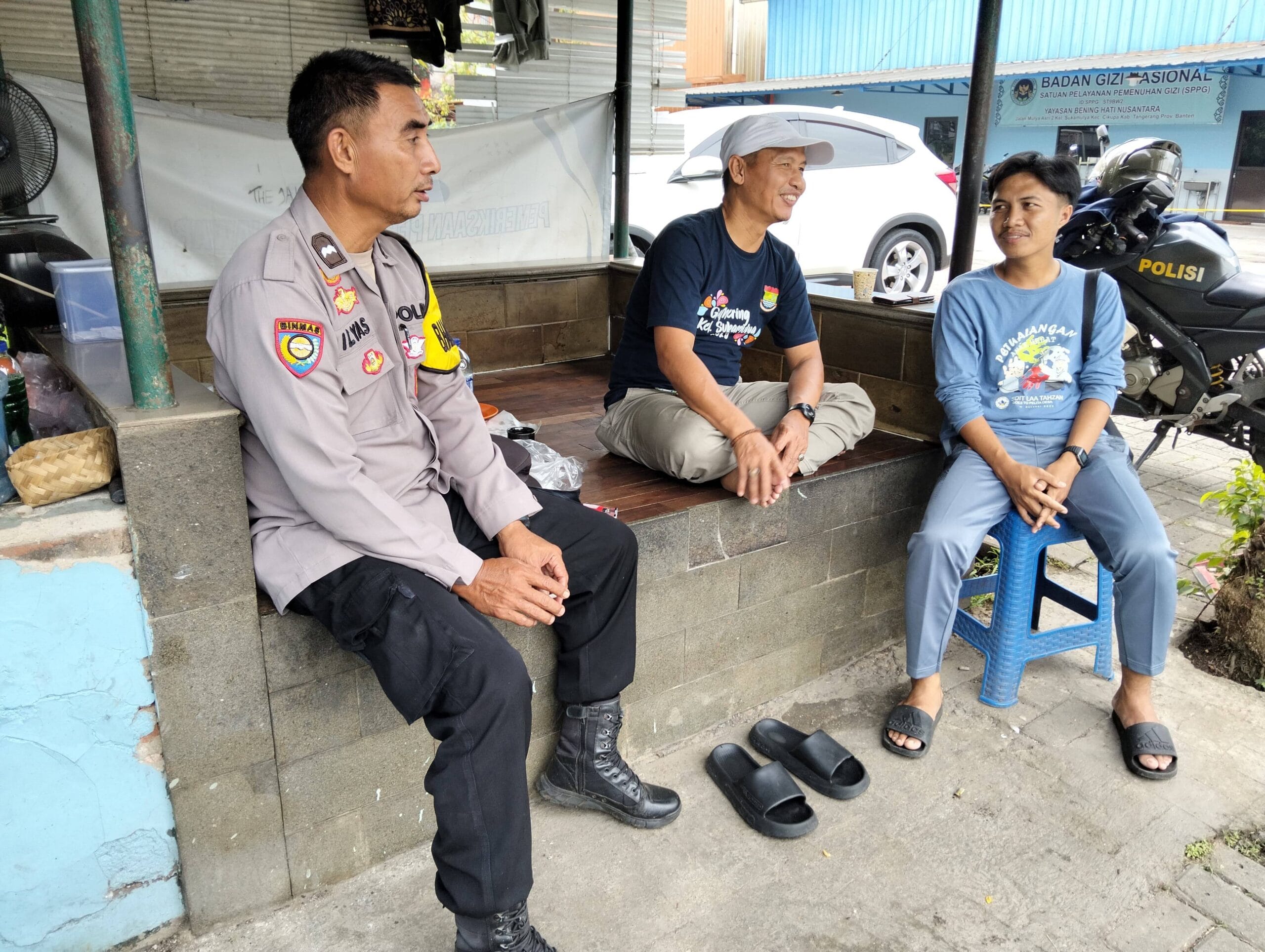 IMG-20260522-WA0001 Bhabinkamtibmas Polsek Cikupa Sambangi Ketua RW di Sukamulya, Sampaikan Pesan Kamtibmas