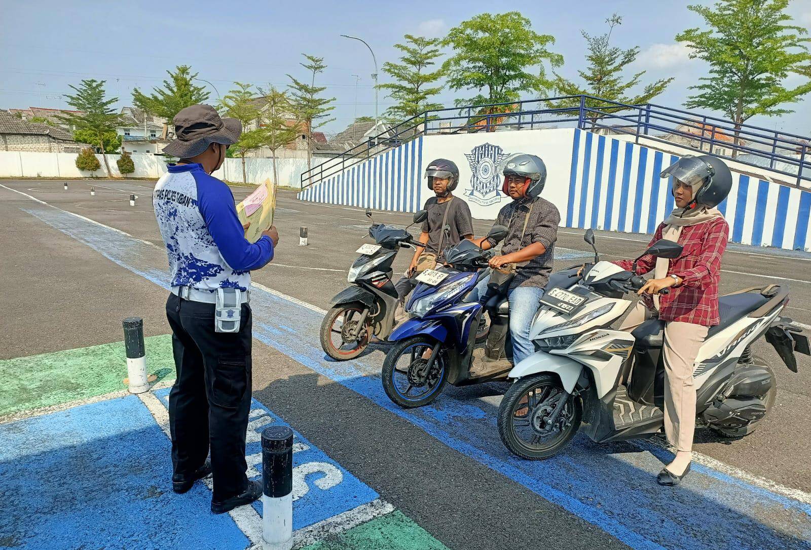 Polantas Tuban Diserbu Pengendara, Pertanyaan SIM dan BPKB Terus Muncul