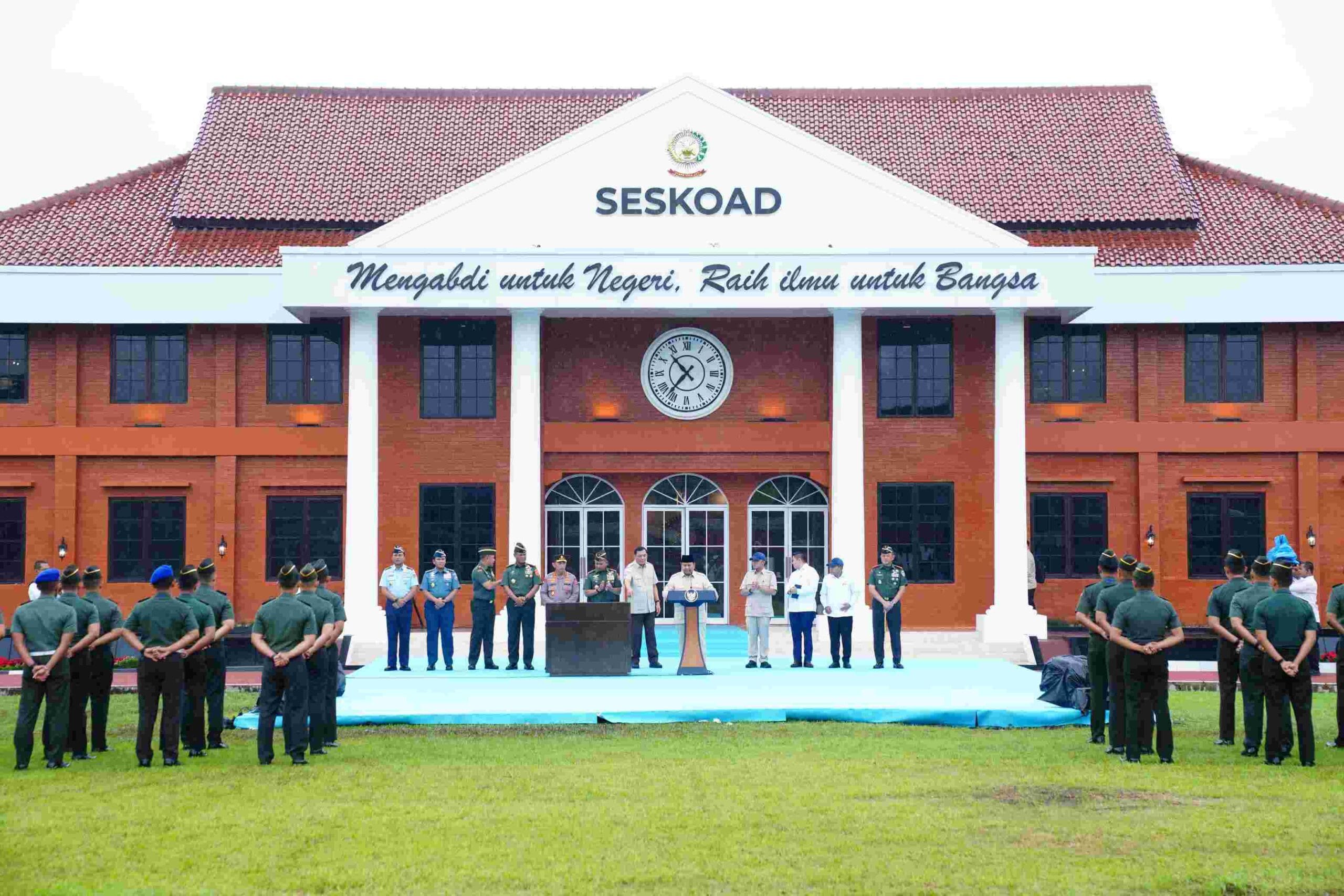 IMG-20260525-WA0032 Panglima TNI Dampingi Presiden Prabowo Subianto Resmikan Museum dan Perpustakaan di Seskoad