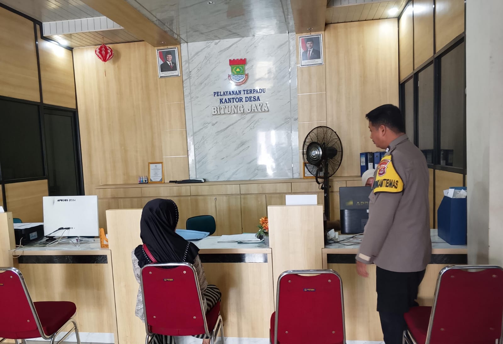 IMG-20260526-WA0015 Bhabinkamtibmas Desa Bitung Jaya Sambangi Perangkat Desa, Perkuat Sinergitas Kamtibmas