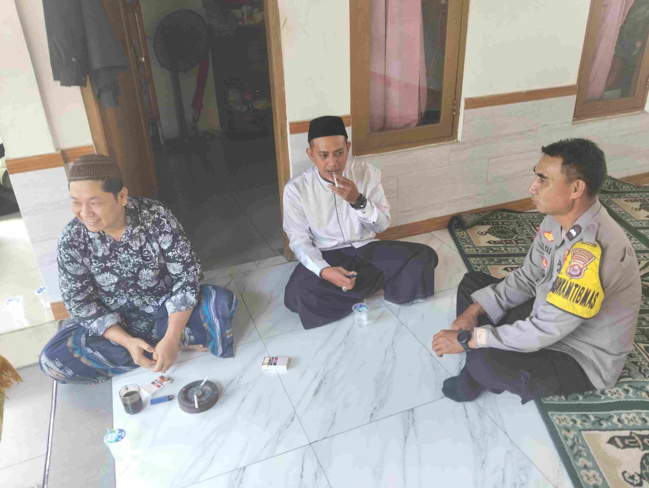 Bhabinkamtibmas Kelurahan Sukamulya Sambang Tokoh Agama, Perkuat Sinergitas Kamtibmas