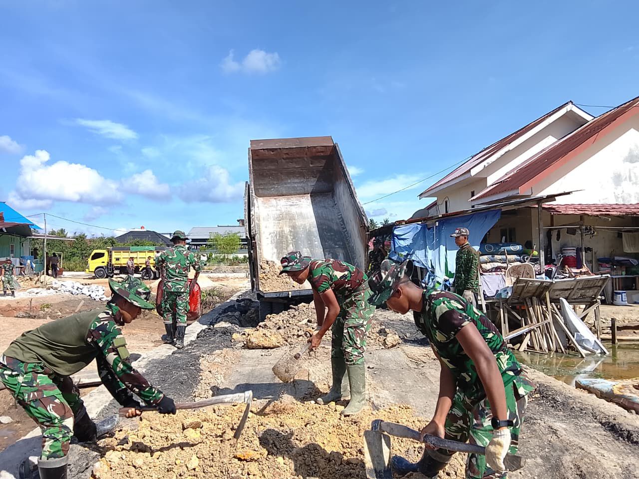 Progres Pembuatan Badan Jalan TMMD Ke-128 Kodim 0908/Bontang Capai Tahap Penimbunan