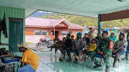 1002232356 Kodim 1714/Puncak Jaya Gelar Nobar Piala Dunia 2026 Bersama Masyarakat