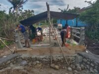 Pembangunan Jembatan Garuda Capai 85 Persen, TNI dan Warga Gotong Royong Acian Tiang Pembatas