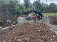 Pembangunan Jembatan Garuda Capai 91 Persen, Kodim 1505/Tidore Bersama Warga Laksanakan Penimbunan dan Finishing