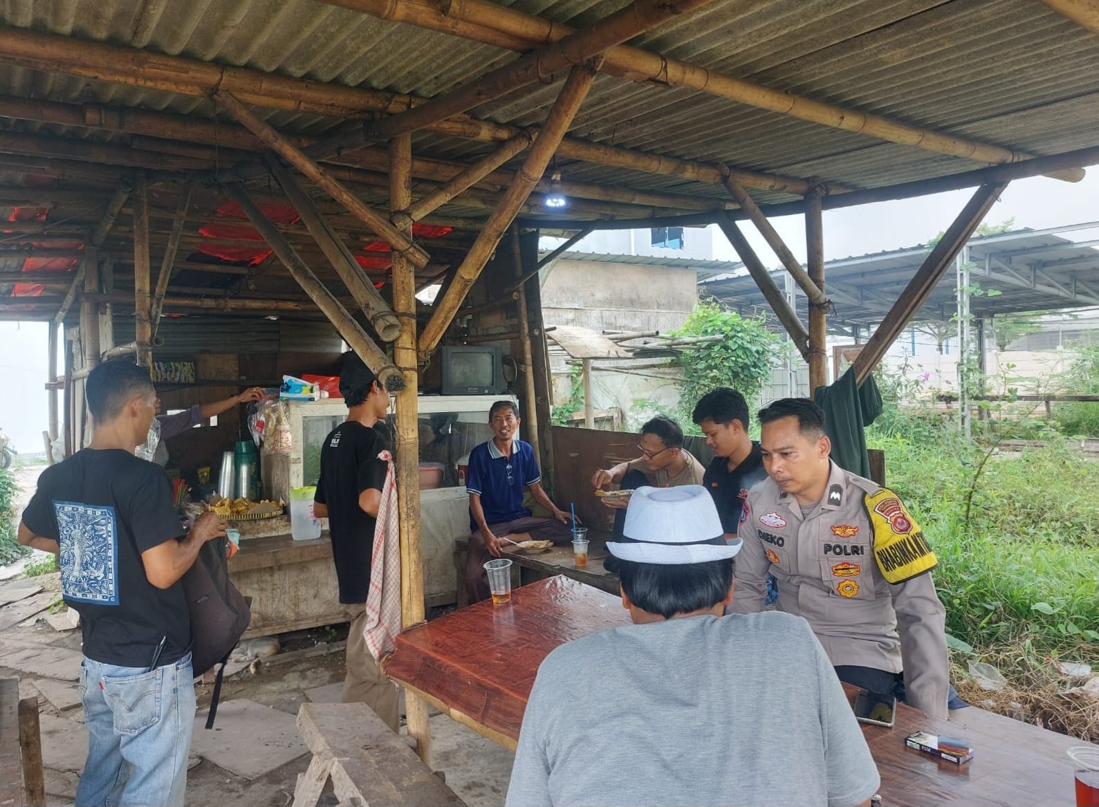 IMG-20260601-WA0005 Warbin Pasir Gadung, Bhabinkamtibmas dan Babinsa Perkuat Kemitraan dengan Warga
