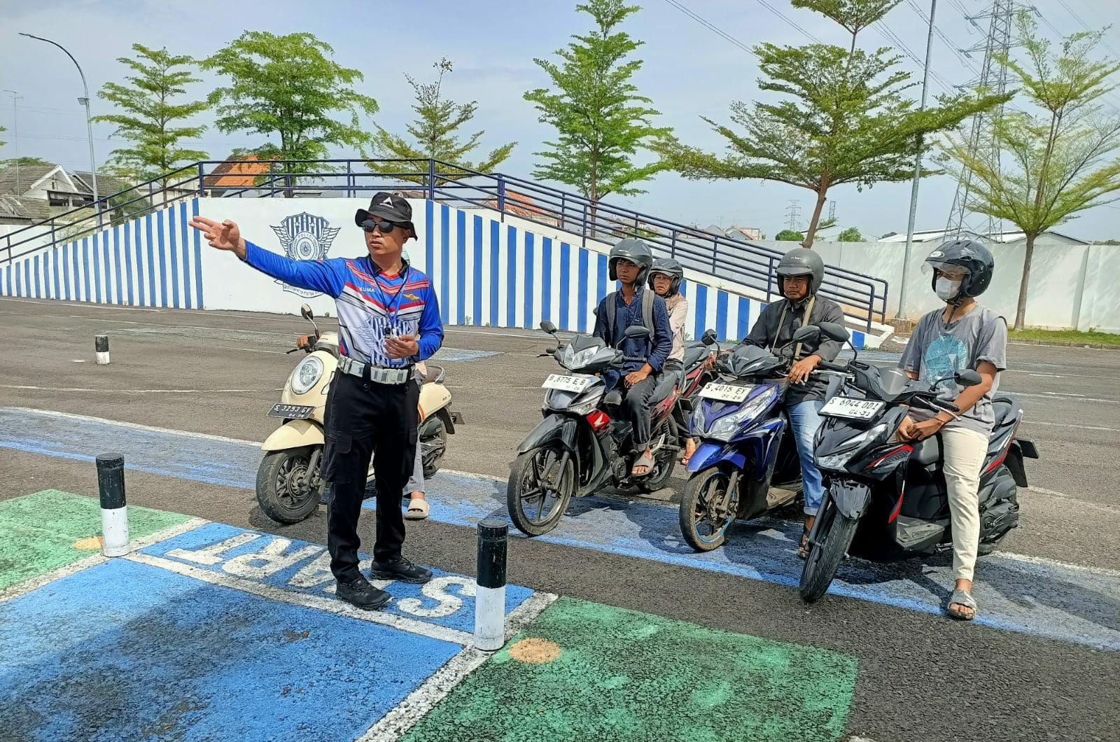 IMG-20260602-WA0007 Bukan Razia, Polantas Tuban Justru Jadi Tempat Curhat Warga Soal SIM, STNK dan BPKB