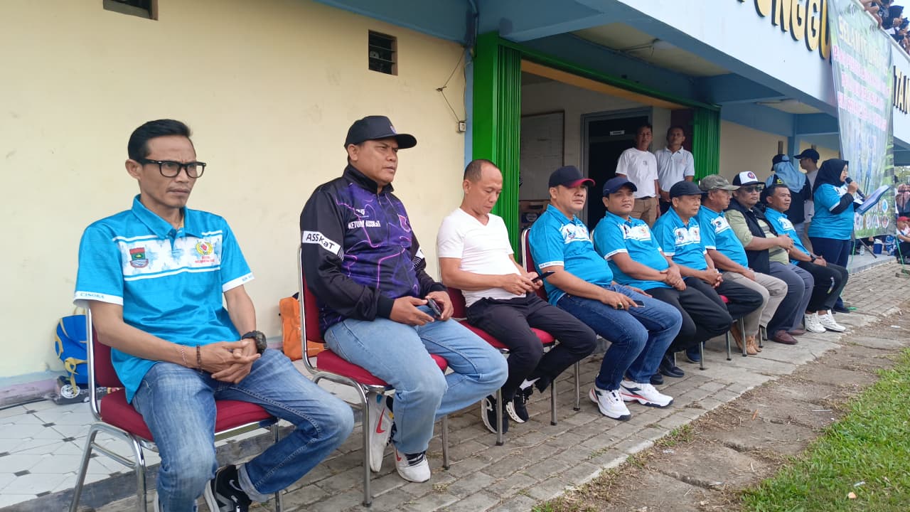 IMG-20260602-WA0040 Ketua ASSKaT Edih Jayadi Hadiri HUT ke-16 SSB SMC Cisoka, Berikan Motivasi kepada Generasi Muda Pesepak Bola