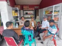 Warung Bhabinkamtibmas, Aiptu Mukhsodin Serap Aspirasi Warga di Desa Sukadamai