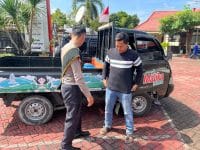 Tak Ada Antrean Kantor, Polantas Tuban Jawab Keluhan SIM dan STNK Warga di Pinggir Jalan