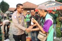 Sambut Hari Bhayangkara, Polresta Tangerang Baksos Bareng Komunitas Ojol
