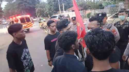 IMG-20260615-WA0061 Tolak Kenaikan BBM, Demo LMND di Depan LBH Jakarta Berujung Protes Keras Pengemudi Ambulans