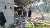 Babinsa Selalu Hadir untuk Rakyat, Koptu Alois Bantu Warga Bangun Teras Rumah