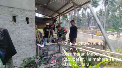 IMG-20260622-WA0194 Babinsa Selalu Hadir untuk Rakyat, Koptu Alois Bantu Warga Bangun Teras Rumah