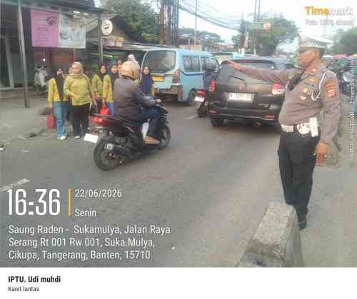 IMG-20260623-WA0003 IPTU Udi Muhdi Pimpin Pengaturan Lalu Lintas Sore, Arus Kendaraan di Cikupa Tetap Lancar