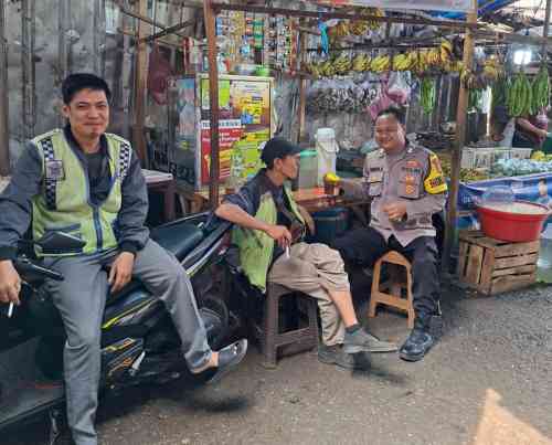 IMG-20260623-WA0108 Bripka S. Hamdi Aktif Gelar Warung Bhabinkamtibmas, Pererat Kedekatan Polri dan Warga