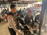 Berhenti Karena Curiga Ada Razia, Warga Tuban Pulang Bawa Solusi SIM, STNK dan BPKB dari Polantas Tuban