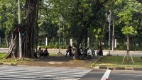 Aksi di Medan Merdeka Utara, Puluhan Mahasiswa Paniai Suarakan Penolakan Investasi Papua