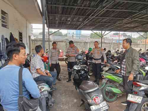 Polsek Cikupa Kawal Aksi Buruh PT Doga Group Internasional, Pengamanan Humanis Jaga Situasi Tetap Kondusif
