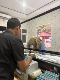 Heboh di Ruas Jalan Tuban, Polantas Tuban Ubah Rasa Cemas Jadi Solusi SIM, STNK, BPKB