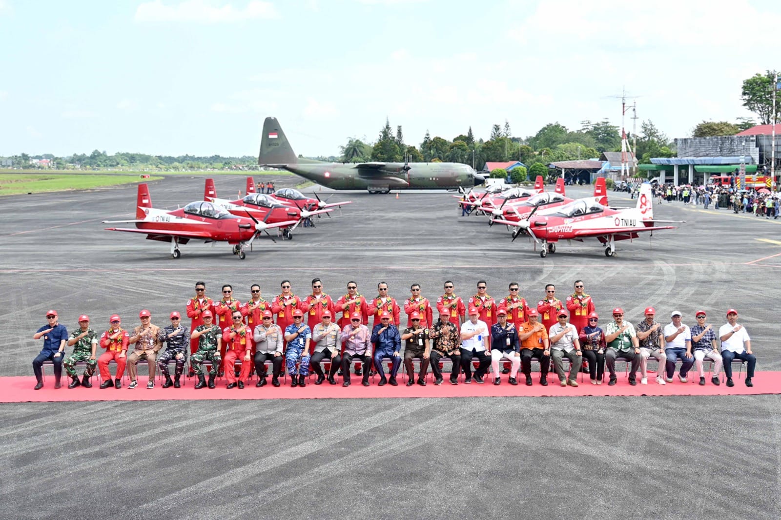 Open Base Jupiter Aerobatic Team di Lanud Sjamsudin Noor, Disambut Meriah Ribuan Warga Banua Padati Apron
