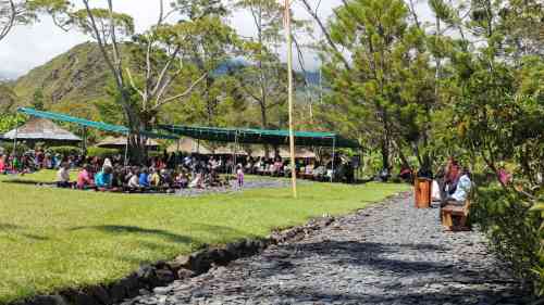 WhatsApp Image 2026-06-16 at 16.10.13 Kodim 1714/Puncak Peduli Pendidikan Hadiri Penamatan Siswa Sekolah Alkitab Mulia Ke-56 Tahun 2026