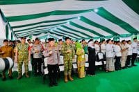 Panglima TNI Dampingi Presiden Prabowo Tutup Munas Alim Ulama dan Konbes NU 2026 di Bangkalan