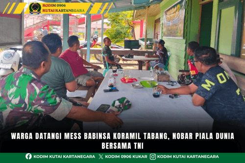 foto website (1) Warga Datangi Mess Babinsa Koramil Tabang, Nobar Piala Dunia Bersama TNI