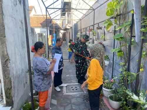 Wujudukan Lingkungan Asri, Kopka Sarifudin Bersama Warga Kepanjenkidul Gelar Kerja Bakti Bersama