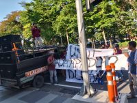 Demo di Surabaya, Massa Pertanyakan Penanganan Dugaan Korupsi Perizinan di Lingkungan ESDM