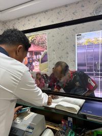 Layanan Polantas Tuban Ramai Didatangi Pengendara, Konsultasi SIM dan STNK Berlangsung Humanis