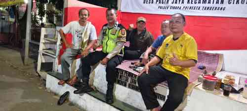 Bhabinkamtibmas Desa Pasir Jaya Sambangi Pos Kamling, Perkuat Sinergi Warga Jaga Keamanan Lingkungan